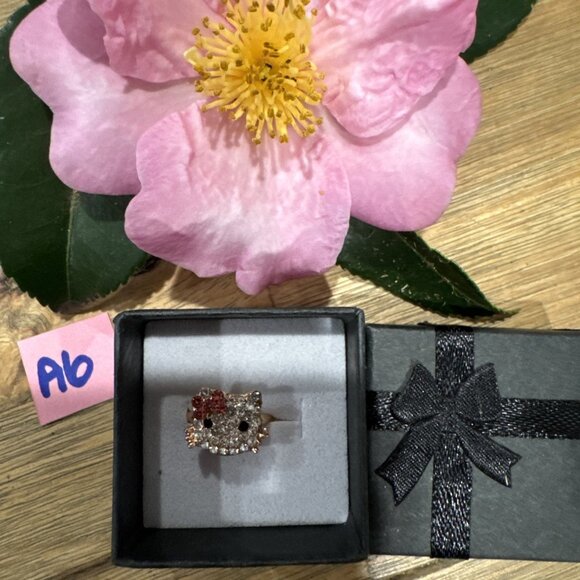 Adorable Hello Kitty Cat Kitten Silvertone Costume Adjustable Ring NEW w Box A6 - Picture 3 of 7